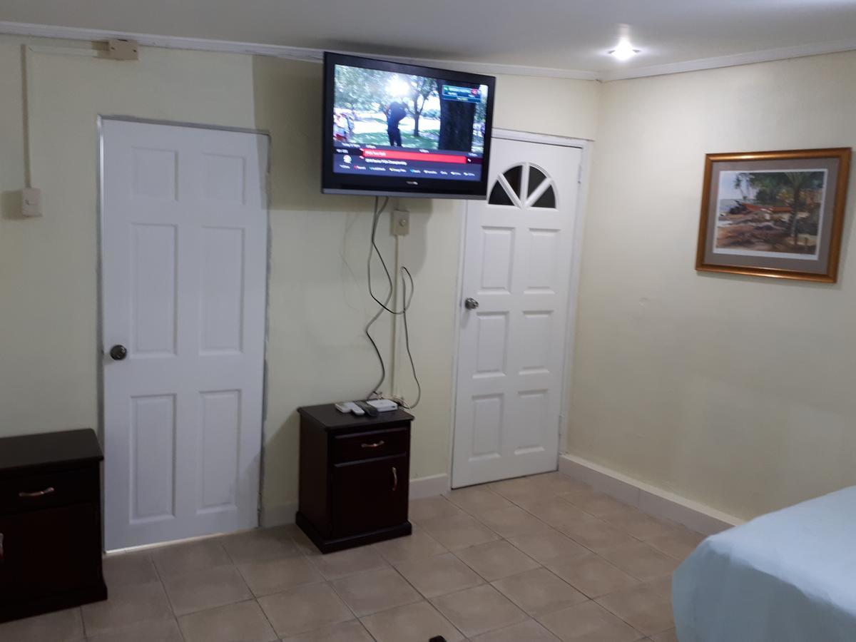 Bed and Breakfast Woodbrook On The Avenue Port of Spain Zewnętrze zdjęcie